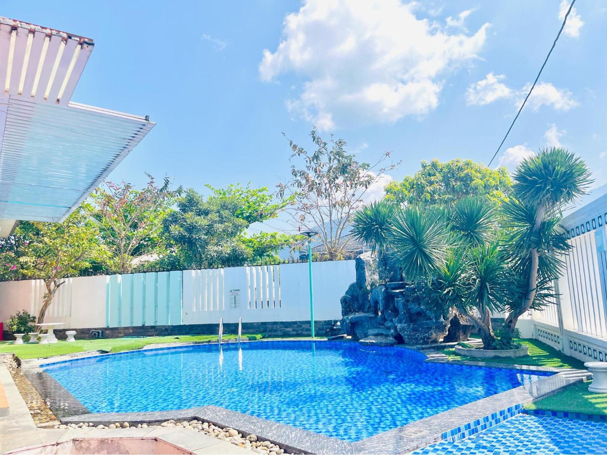 B&H Villa - Villa Has Swimming Pool Lang Co Buitenkant foto